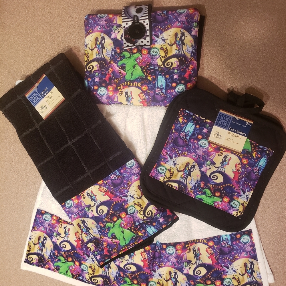 RARE " SPIRAL HILL" Nightmare before Christmas Brilliant Multicolor 4 Piece Kitc